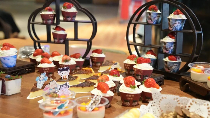 “風(fēng)火輪加速美麗，乾坤圈圈住幸?！迸窆?jié)特別活動(dòng)